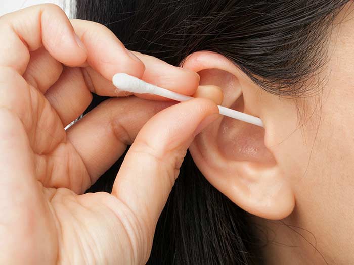 綿棒が黄ばむベタベタ耳垢の正しいケア方法